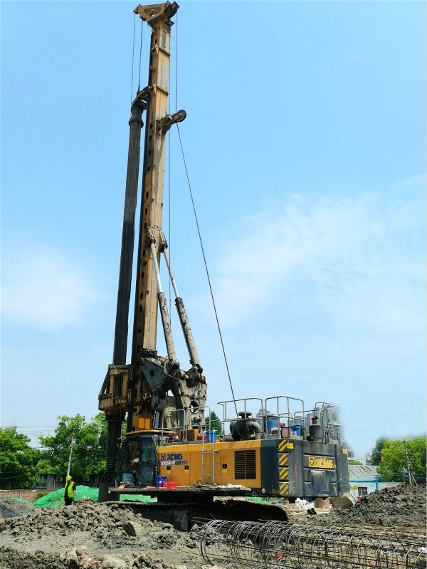 衡永高速，徐工XR280E旋挖鉆機(jī)作為主力設(shè)備.jpg